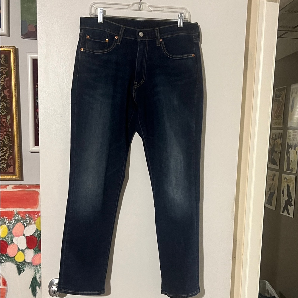 Levi mens 541. Classic 5 pocket denim blue jeans.